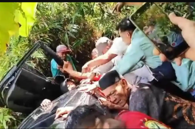 
					Enam Warga Tembelang Jombang Selamat, Mobil Masuk Jurang Watu Limo Trenggalek