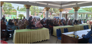 Bertempat di pendopo kecamatan Plandaan, Jombang, dilakukan verifikasi 100 perempuan yang mengikuti progra, Purti Jawara, bila lolos verifikasi, maka akan mendapat bantuan modal Rp 3 juta/ orang untuk usaha mikro. Foto: Jombangkan.go.id