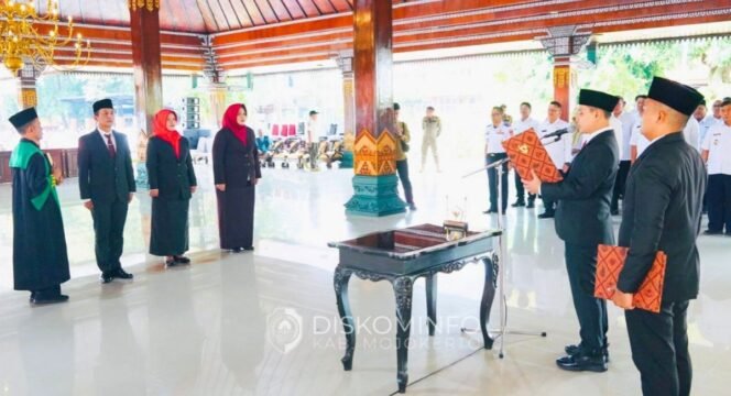 
					Tiga Pejabat Tinggi Pratama Dilantik Bupati Mojokerto. Dok.Diskominfo