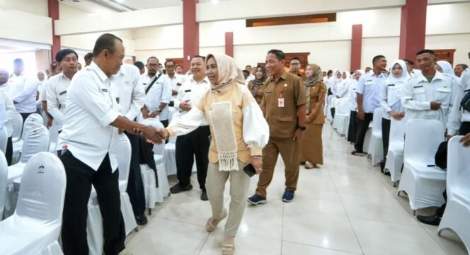 
					Sebanyak 1.116 PPPK Paruh Waktu Pemerintah Kota Mojokerto mengikuti pembekalan di Mall Pelayanan Publik Gajah Mada. Dok.Diskominfo