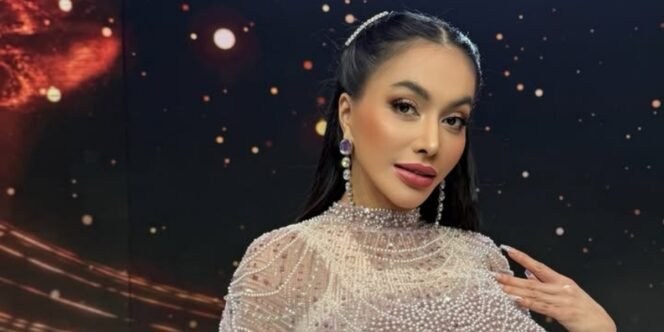 
					Artis penyanyi Denada Tambunan. Foto.ig@denadaindonesia 
