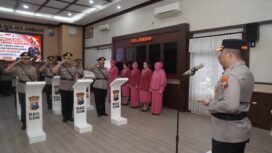 Kapolres Jombang saat pimpinan upacara Sertijab