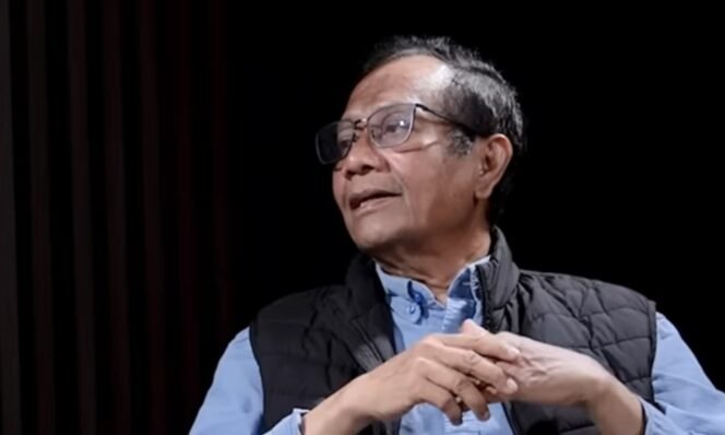 
					Chromebook Nadiem Makarim Memanas, Mahfud MD Beri Pandangan Hukum