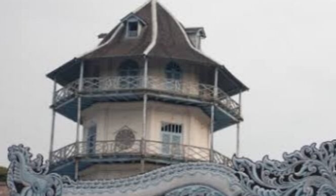 
					Langkah KGPH Purboyo Ubah Nama di KTP: Niat Baik atau Strategi Kuasai Keraton?