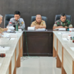 Kepala Pembangunan Koperasi Desa Kelurahan Merah Putih (KDKMP) di Kabupaten Jombang, Jawa Timur terus dikebut pemerintah daerah guna mengejar target penyelesaian. Hingga Selasa (27/1/2026) kemarin, tercatat progres pembangunan fisik KDKMP telah mencapai 169 titik lokasi yang tersebar di sejumlah wilayah. Foto: swarajombang.com/ elok apriyanto