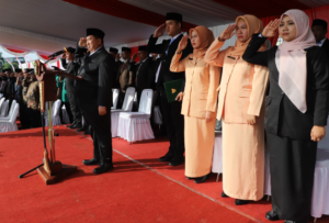 Zaman AI dan VUCO, seluruh ASN diimbau menjadi konten kreator keagamaan moderat. Tampak Bupati Jombang, Warsubi menjadi inspektur upacara peringatan Hari Amal Bhakti (HAB) ke-80, Kementerian Agama (Kemenag), Sabtu 3 Januari 2026. Foto: : Diskominfo Pemkab Jombang