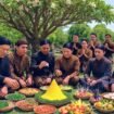 Ilustrasi kegiatan tradisi kenduri Nyadran di bulan Ruwah. AI