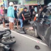 Sungguh parah kecelakaan yang terjadi di jalan KH Hastyim Asy'ari Jombang, Minggu sore. Korban sebanyak sembilan orang, dengan tujuh motor bergelimpangan. Satu orang meninggal dunia,satu luka berat, tenam lainnya luka ringan. Foto: swarajombang.com/ elok apriyanto