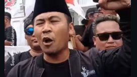 Juru Bicara Aliansi Masyarakat Pati Bersatu (AMPB) Saiful Huda Ayubi menyampaikan informasi akan menggelar acara syukuran massal di alun-alun Pati, sebagai tandA syukur OTT sekaligus menetapkan bupati Sudewo sebagai tersangka, Selasa 20 Januari 2026. Foto: Instragram@murianewscom