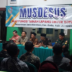 Perangkat dan warga deesa Mentaos , Gudo, Jombang melaksanakan musyarawah desa desa( Musdes) untuk alih fungsi aset desa sebagai kantor/ gerai koperasi desa merah purih (KDMP). Foto: jombangkab.go.id