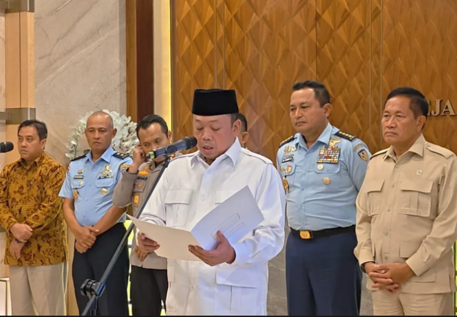 
					Menteri ATR/BPN Nusron Wahid mengumumkan pencabutan izin HGU (Hak Guna Usaha) Sugar Group Companies (SGC) terdiri dari enam persuhaan, dengan luiasan lahan 85.224 sejak 21 Januari 2026. Lahan tersebut akan dikembalikan kepada TNI-AU. Foto: owrite.id