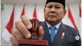 Presiden RI, Prabowo Subianto memberi apresiasi tinggi kepada Kejaksaan Agung dalam memroses hukum tiga pimpinan utama BGN.
Foto: @pinterpolitik