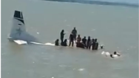 Pesawat jringan Caravan, melakukan pendaratan darurat di log-pon Nabire, dikalim jatun ditembak OPM. Kapendam Cendrawasih, peswata itu bukan militer, melainkan pesawat sipil. Foto: ist