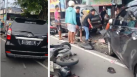 Kecelakaan maut terjadi di jalan Hasyim As'ary, Jombang, Sabtu sore, 25 Januari 2026. Sebuah Avanza menabrak enam mtoro, sati piup parkir. menyebabkan seorang korban meninggal dunia, enam korban lainnya diangkut ke rumah sakit. Foto: swarajombang.com/ kolase/ elok apriyanto