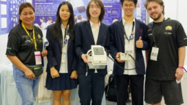 Tiga pemuda dan pemudi Indonesia masuk dalam Tim SWA RobotKnihts RI berhasil menyisihkan 91 negara dan meraih medali emas Kompetisi WRO di Singapura: Berhadiah Start UP LUMA di Singapra. Foto: tangsellife
