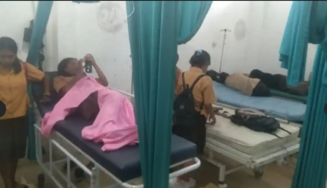 
					Kasus kerancunan makanan dari mitra dapur MBG tersu terjadi. Jumat, 30 Januari 2026, sebanyak 132 siswa SD, SMP, SMA wilayah  Kuwus, Kabupaten Manggarai, NTT, didga kercaunman makanan pasokan dari MBG. Foto: tribunnews.com