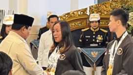 Presiden Prabowo Subianto memberi apresiasi kepada seluruh atlet SEA Gmas yang telah memberikan persembahan medali di Istana Negara, Atlet hebatya adalah Martina Martina Ayu Pratiwi, atlet Triathlon asal Gresik, resmi menjadi atlet dengan peraih bonus terbanyak. Foto: ist