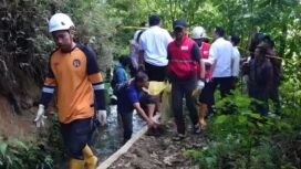 Sesosok bayi perempuan ditemukan tewas terbungkus tas ransel hitam di kawasan Taman Hutan Raya R. Soerjo, Pacet, Mojokerto. Foto.Istimewa