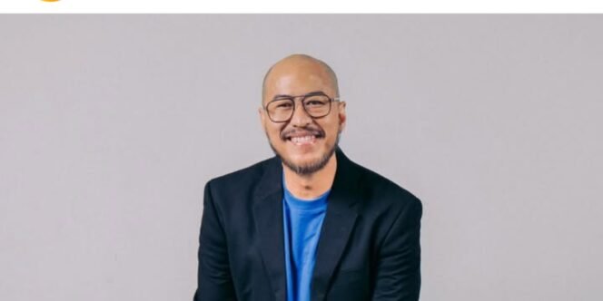 
					Komika Pandji Pragiwaksono mendatangi kantor pusat MUI. (Instagram.com/pandji.pragiwaksono)

