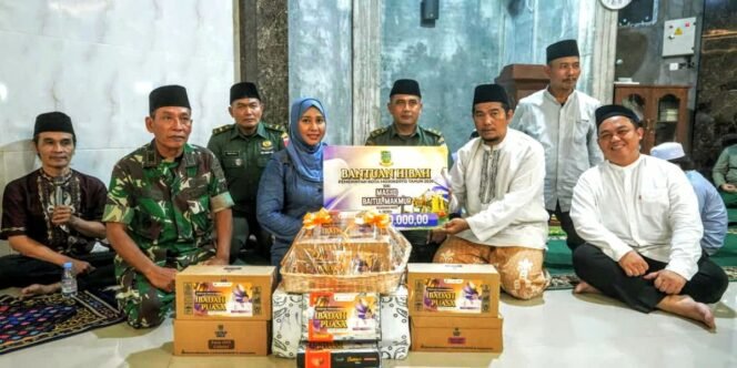 
					Safari Ramadan Pemkot Mojokerto Serahkan Hibah 35 Juta Rupiah Dukung Masjid dan TPQ. Ist