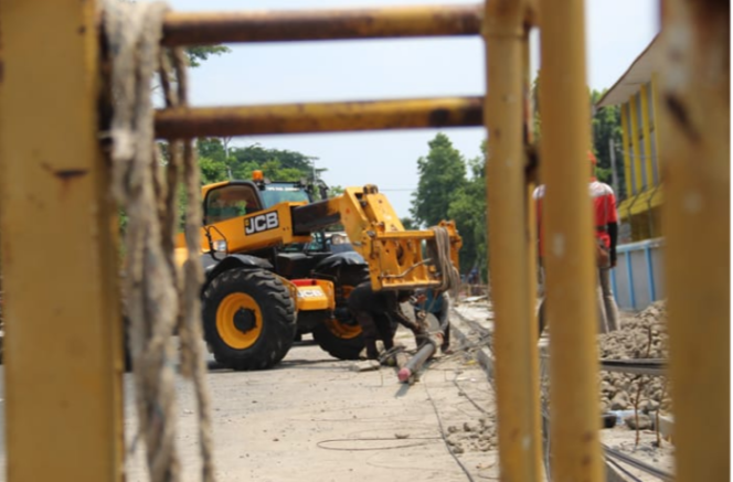 
					Pemkab Jombang terus melakukan penertiban kabel FO di jalanan, agar tertib aman dan tidak membahayakan masyarakat. Foto: swarajombang.com/ elok apriyanto