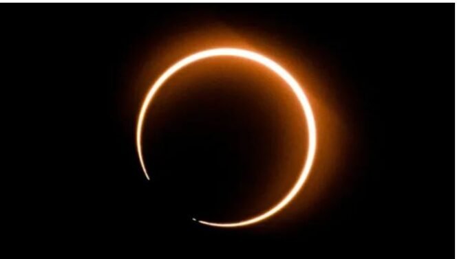 
					Gerhana matahari cincin