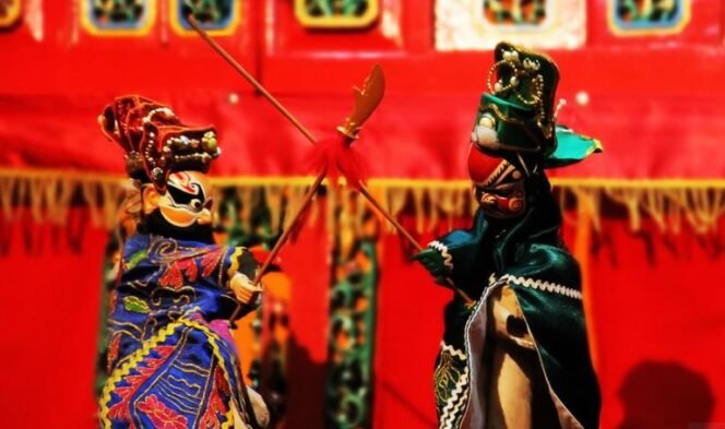 
					Wayang Potehi