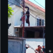Teknisi pemasang kabel Wfi tersengar listrik di Jalan Tukad Pancoran, Denpasar Bali, Jumat siang 6 Fewbruari 2026. Warga berhasil mengevaskuasi  korban dan dibawa ke rumah sakit. Foto: Instagram@adi_irawan_dje
