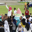 Jombang masih memegang tradisi Grebek Apem atau Megengan, yaitu selamat menggunakan kue apel menjelang atau menyongsong bulan suci ramadhan. Foto: swarajombang.com/ elok apriyanto