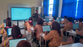 Suasana belajar di sebuah SMP di Jombang. Foto: swarajombang.com/ elok apriyanto
