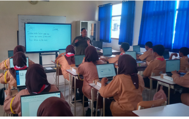 
					Suasana belajar di sebuah SMP di Jombang. Foto: swarajombang.com/ elok apriyanto