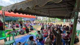 Puskesmas Marau, Ketapang, kalimantan Barat, harus menyiapkan tenda untuk merawat ratusan siswa yang diduga keracunan MBG, yang terjadi 4 Febarui 2026. Foto: suarakalbar.com