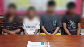 Polisi Satresnarkoba Polres Ketapan menangkap empat remaja pelajar SMP di Sandai, Ketapan. Mereka dilaporkan pesat sabu di dalam kelas yang sedang kosong. Polisi pun lakukan tes urine, hasilonya negatif. Ternyata mereka isap tepung maizena. Foto: IDNtimes/is