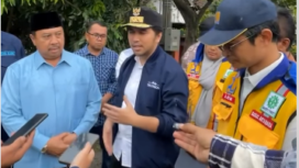 Wakil Gubernur Jatim, Emil Dardak didampingi bupati Jombang, Warsibu turun langsung melakukan pemeriksaan kerusakan jalan dan flyover Jombang. Disepakati, akan dilakukan perbaikan overlay secara total 4 km. Foto: Instagram@jombangkab