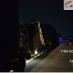Minggu dinihari, 8 Februari 2026, terjadi kecelakaan dua buah truk di tol Jomo (Jombang-Mojokeerto), menyebabka satu orang meninggal dunia, dua truk alami kerusakan berat. Foto: swarajombang.com/ elok apriyanto