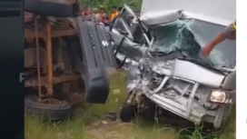 Kecelakaan maut adu banteng antara truk melawan mobil MBG, menyebabkan satu sopir meninggal dunia, di Lampung Timur, Kamis 12 Febaruari 2026. Foto: Instagram@liputan6