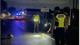 Begaal beraksi di Prigen, Pasuruan, Selasa malam 23.30 WIB, 24 Febaruari 2026. Korbannya dipepet, dibacok menggunakan celurit, motor N-max dibawa kabur. Polisi Prigen tengah melakukan olah TKP. Foto: Instagram@pasuruankekinian