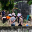 Polisi Polres Jombang melakukan penyelidikan atas temuan dua jasad diduga kuat ibu dan anak di sebuah bangunan bekas asrama polisi di Polos, Jombang, Rabu 25 Februari 2026. Foto: dok/ polres jombang