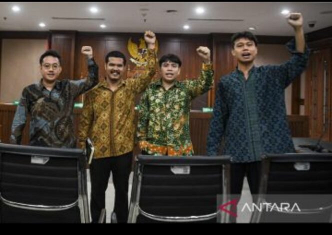 
					Hakim PN Jakarta menjatuhkan vonis bebas kepada Delpedro Marhaen bersama tiga rekanbya. Foto: antara