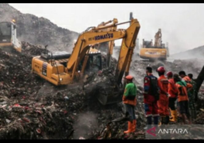 
					Gunung sampah TPA Bantargebang, Bekasi, Jabar, alami longsor. Minggu 8 Maret 2026. Foto: antara