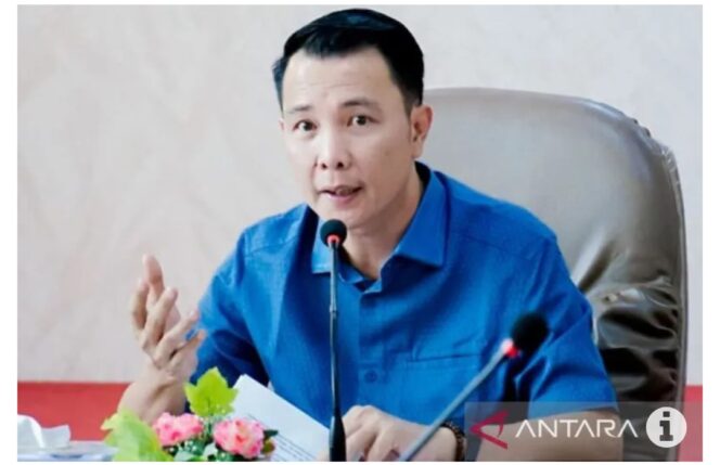 
					Bupati Rehanglebong, Bengkulu, Fikri Thobari dan istri Larasati diangkut ke Jakarta, untuk menjalani pemeriksaan di KPK, Selasa, 10 Maret 2026. Foto: antars