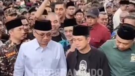 Kekuar dari sidang praperadilan di PN Jakarta, Rabu, 11 Maret 2026, mantan Menag Yaqut Qholil Qoumas disambut masa Banser. Foto: ist