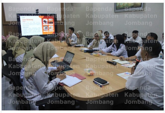 
					Bapenda Pemkab Jombang selenggarakan rapat koordinasi dan evaluasi kepatuhan pajak makanan dan minuman (Mamin) pemkab Jombang 2025, dilaksabakan, Rabu 11 Maret 2026. Foto: jombangkab.go.id