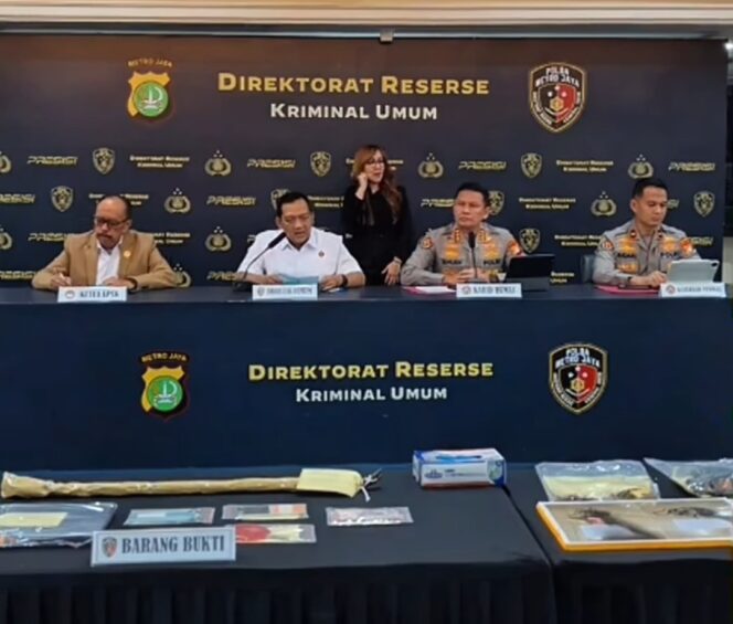 
					Polda Metro Jaya ungkap dan menangkap terduga pelaku pembunuh Ermanto Usma, di Cilincing Kajarta utara, Senin 9 Maret 2026. Foto: dok/ polda metro jaya