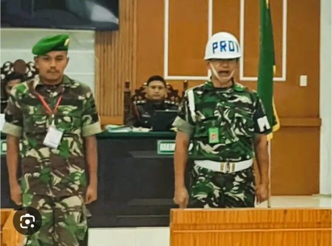 
					(Kiri) Serma Yonanda Agusta divonis huiuman penjara 20 tahun, oditur mioiter tuntut huuuman mati. Terbukti terlibat jadi kurir sabu 40 kg. Foto: kenet news