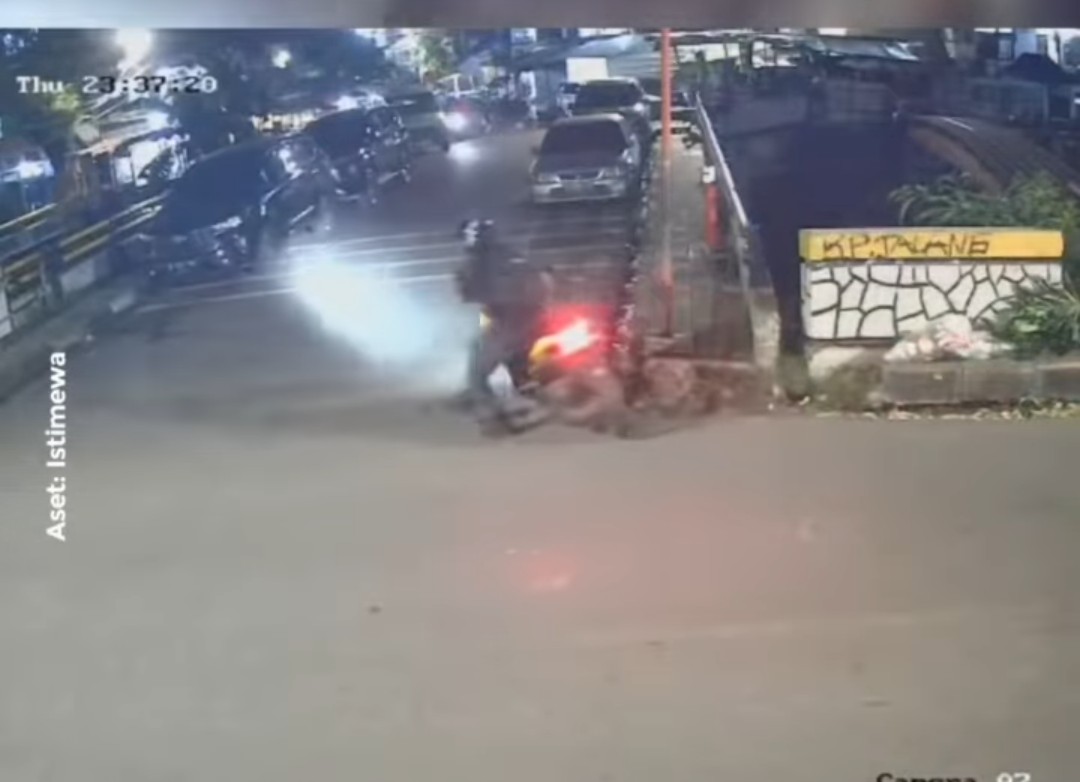 Andrie Yunud, Wakil Koordinator KontraS, menjadi korban kebrutalan tindak penyiraman air keras, di Jakarta, Kamis malam 12 Maret 2026. Foto: tangkap layar video Instagram@ kumparan