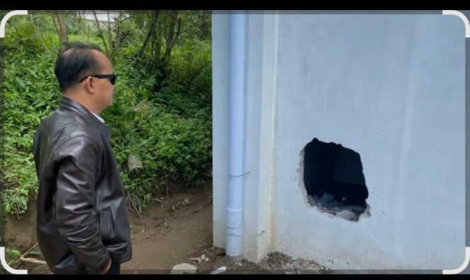 
					Aparat keamanan di Boyolali melakukan peneriksaan gedung KDMP di desa Ribginlarik   yang menjadi korban pembobolan sepekan lalu. Foto: ist