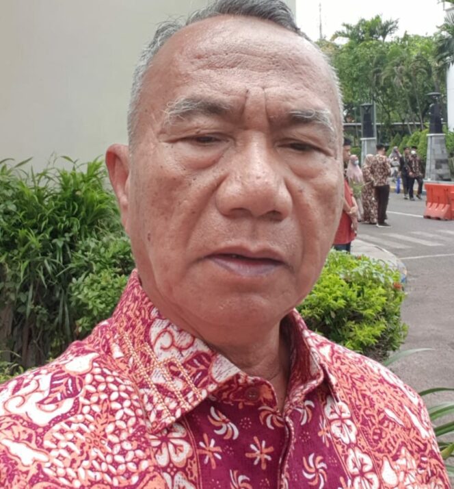 
					H. Anwar Hudiono, mantan jurnalis Kompas, dan Pimred Harian Surya. Foto: dok/ pribadi