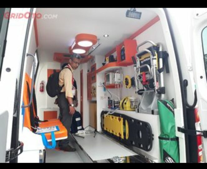 
					Ambulans mewah gunakan mobil Mercy Sprinter pernah digunakan di acara KTT G20 di Bali. Kini KDM memanfaatkan 5 unit ambulans sejenis untuk melayani masyarakat umum khususnya saat Levaran 2026 ini. Foto: Ist