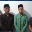 Ahmad Dani, mengenakan baju lengan panjang warna hujau tosca, penyebar hoaks sosok misterius di Tiris, Probolinggo, adalah warga Dusun Sengonan, Desa Tlogoargo, Kecamatan Tiris, Kabupaten Probolinggo, ia minta maaf Sabtu 28 Maret 2026. Foto: Instagram@bolinggo.com
